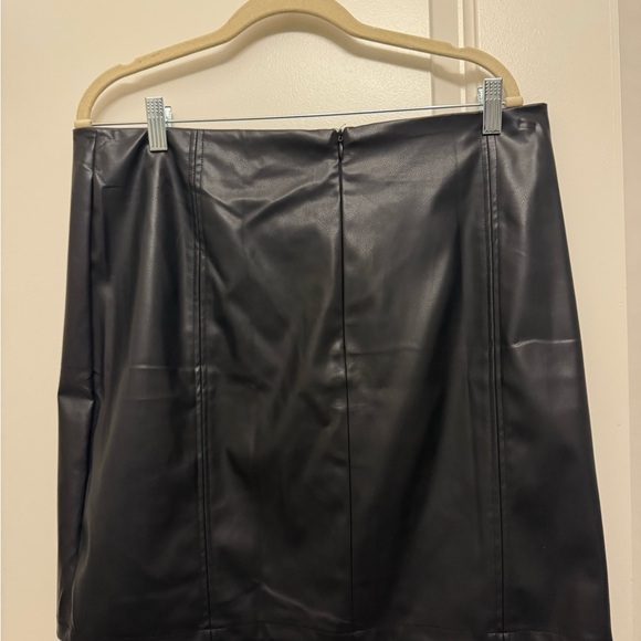 MANGOPOP Women Basic High Waisted Mini Short Pencil Bodycon Faux Leather Skirt - Picture 3 of 5